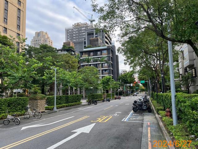 台北拍賣大樓-2