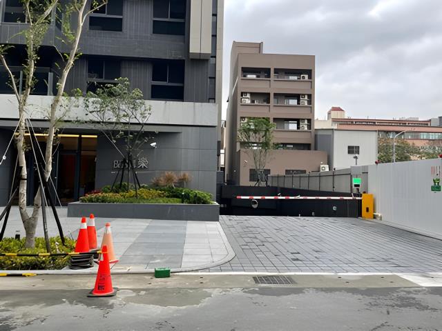 桃園區法拍大樓-3