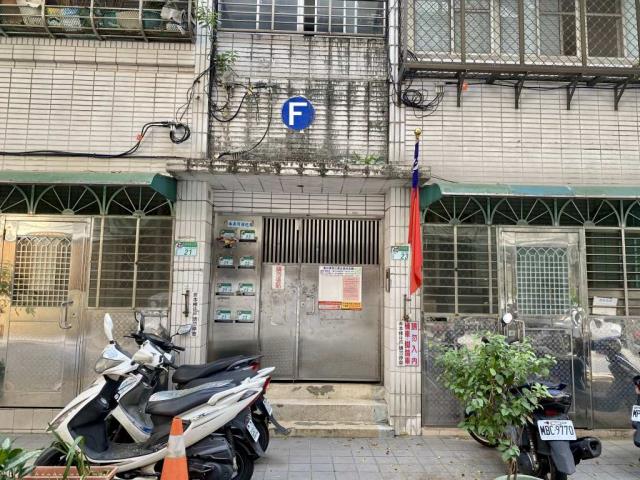 信義區法拍公寓-4