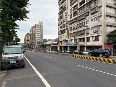 新北八里拍賣大樓-2