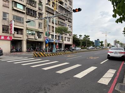 新北八里拍賣大樓-3